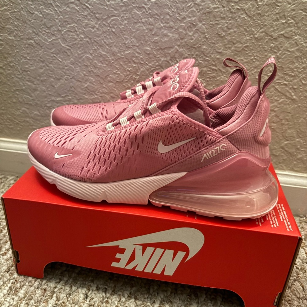 Nike Air Max 270 Kids Sneakers in Pink and White